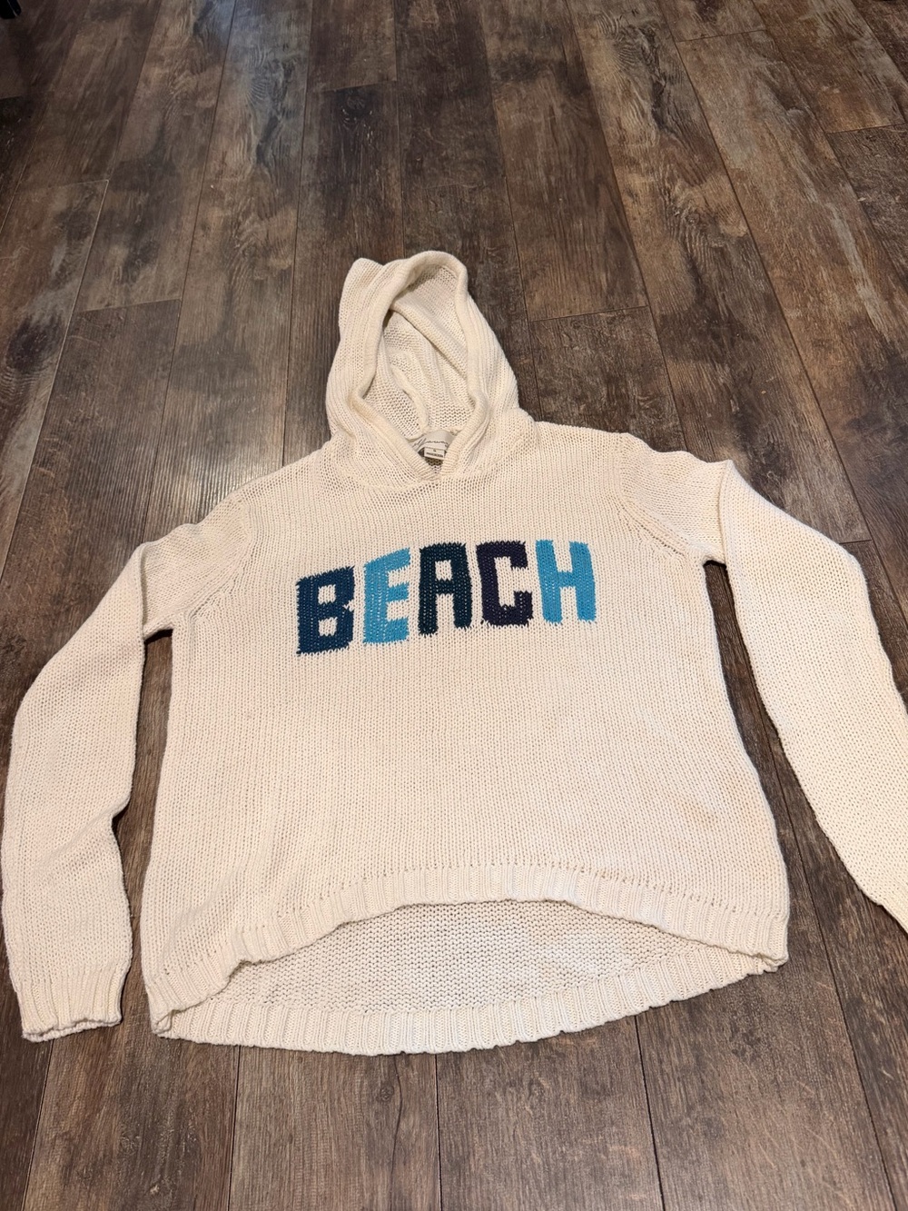 🌺Vintage Havana Cream Hooded Sweater with Blue 'BEACH' Graphic